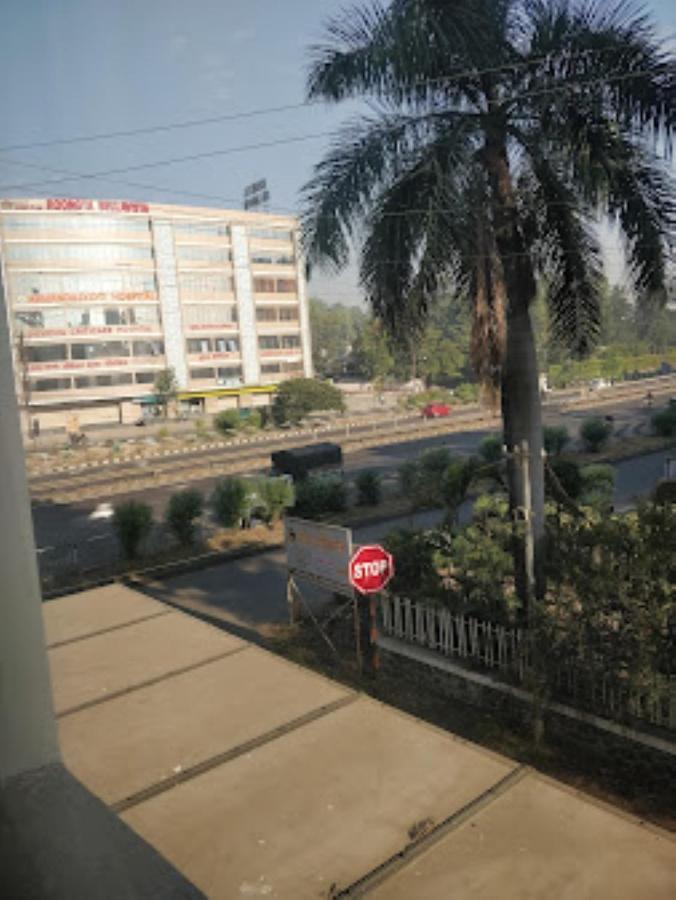 Hotel Sai Saya,纳西克 外观 照片
