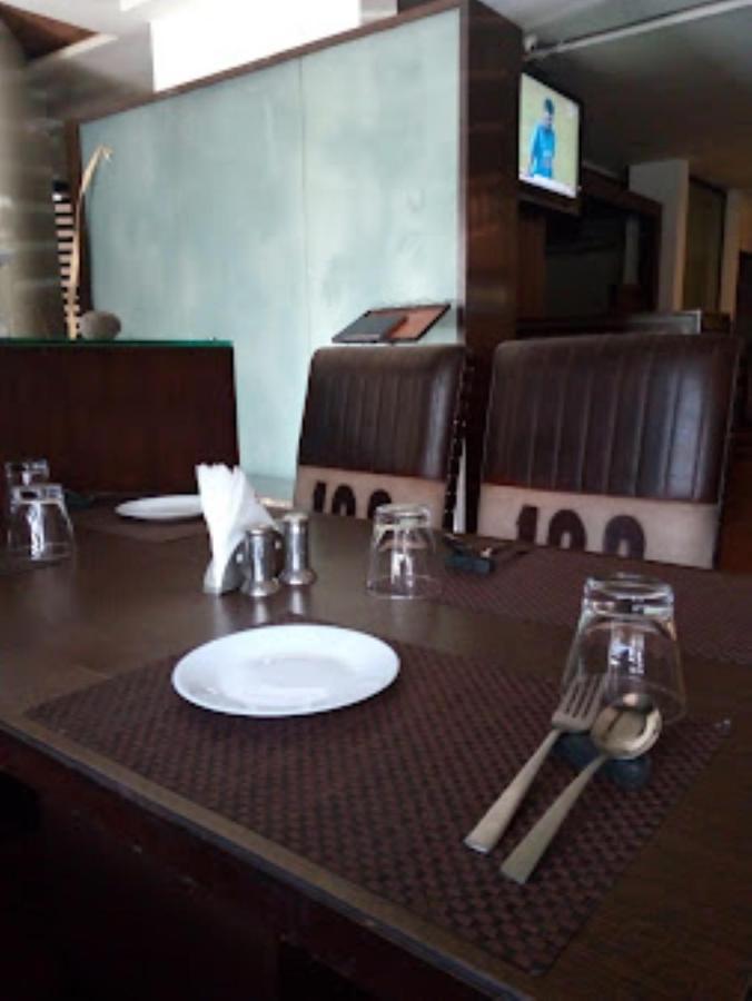 Hotel Sai Saya,纳西克 外观 照片