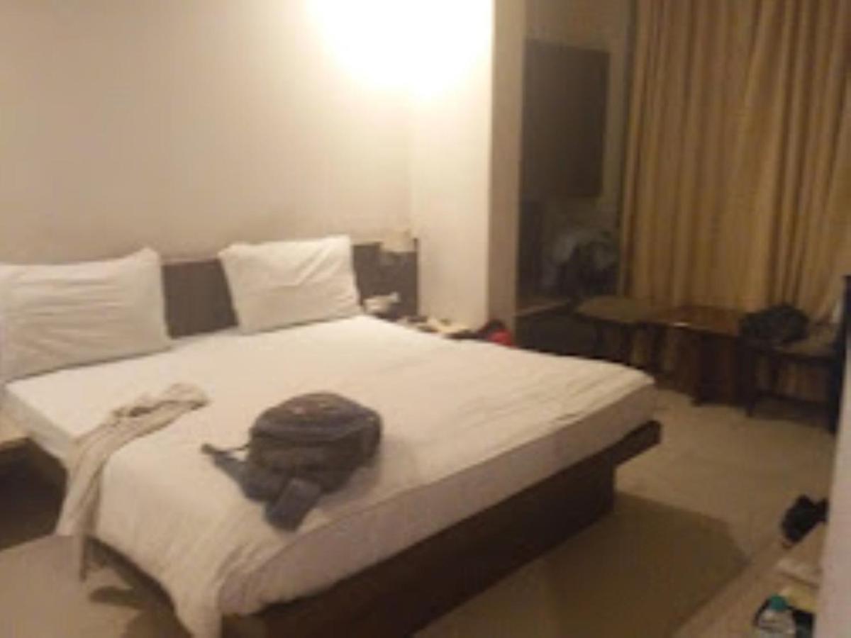 Hotel Sai Saya,纳西克 外观 照片